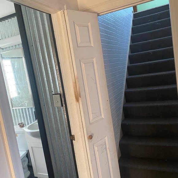 Beautiful 5bedroom 2bath Family home‼️ - Picture 9 of 16